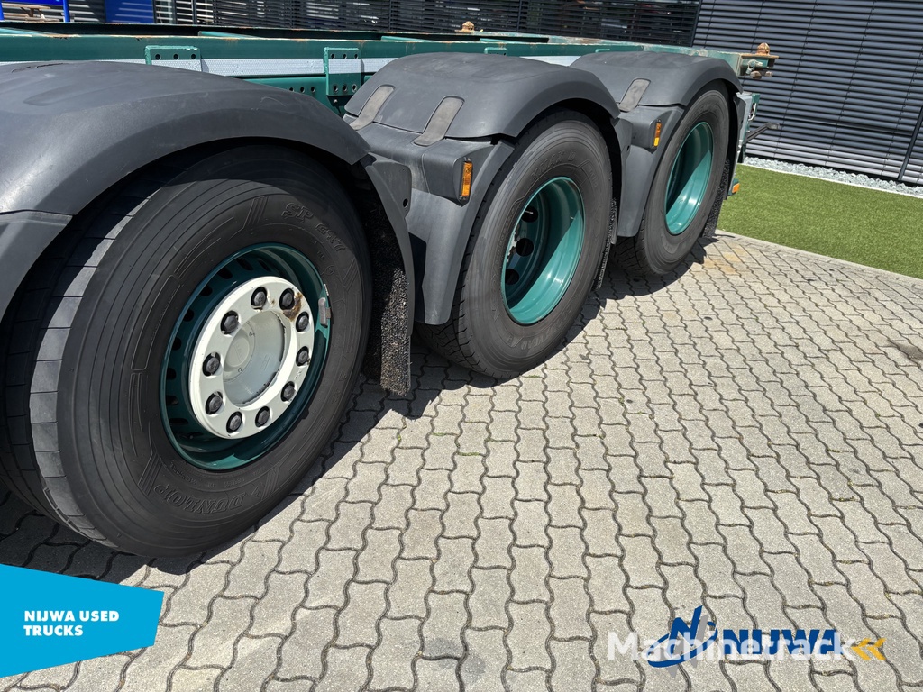 DAF XF 460 8x2 20ft container systeem