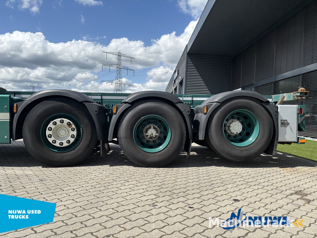 DAF XF 460 8x2 20ft container systeem