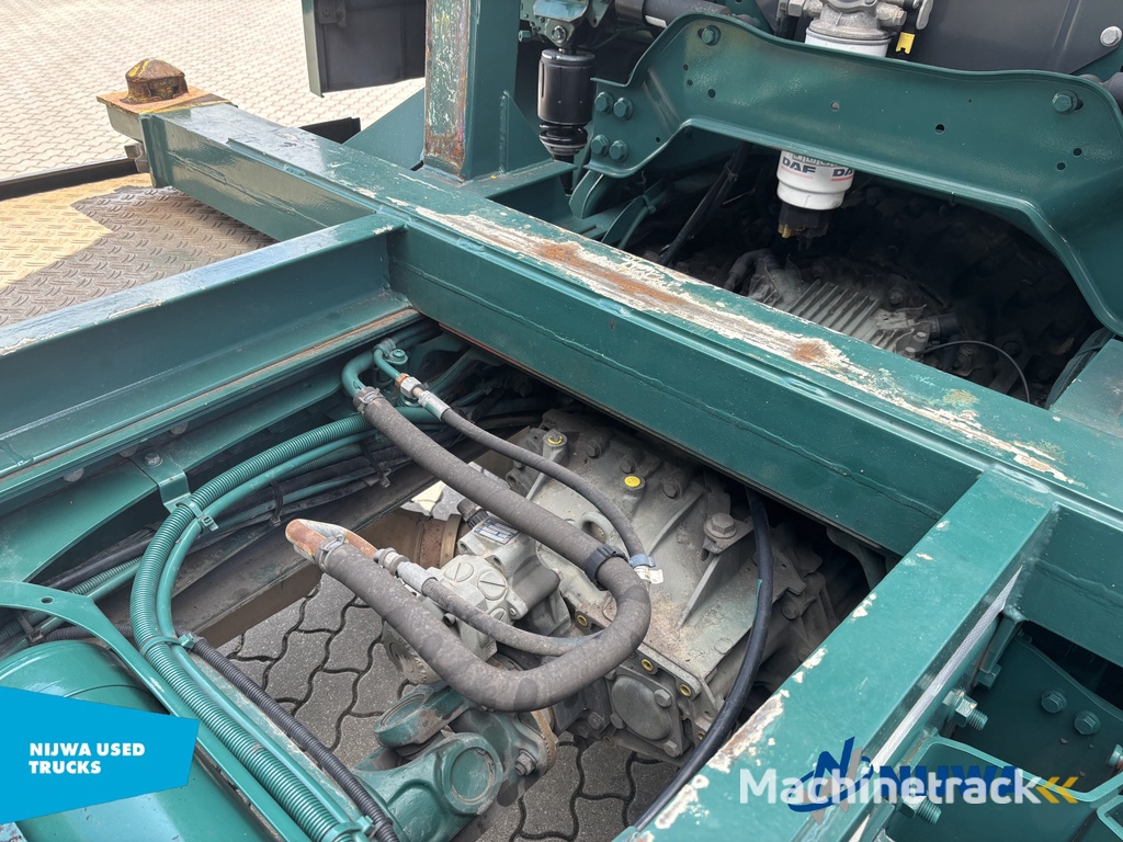 DAF XF 460 8x2 20ft container systeem