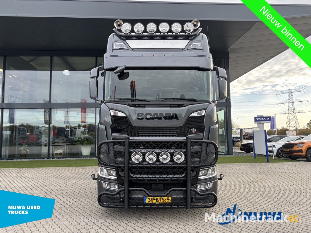 Scania S500 6x2 Low mileage + Showtruck