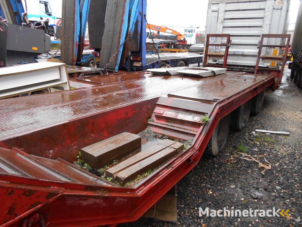 Titan Non spécifié