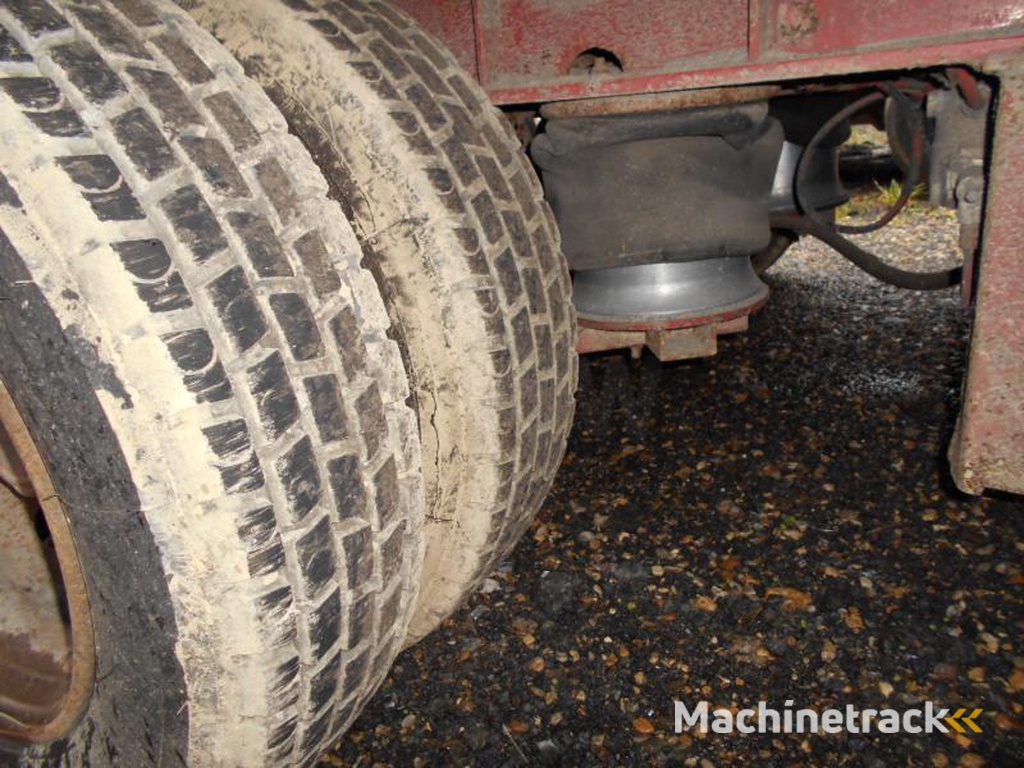 Titan Non spécifié