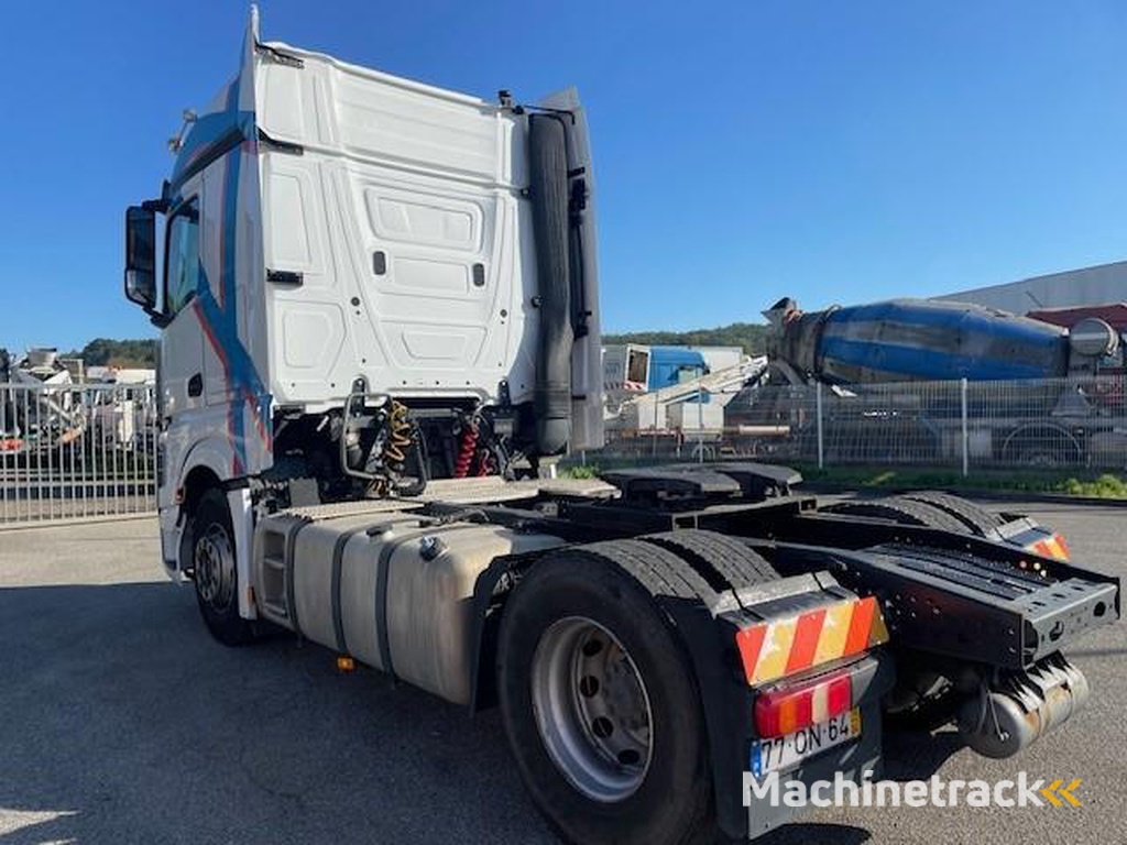Mercedes Actros