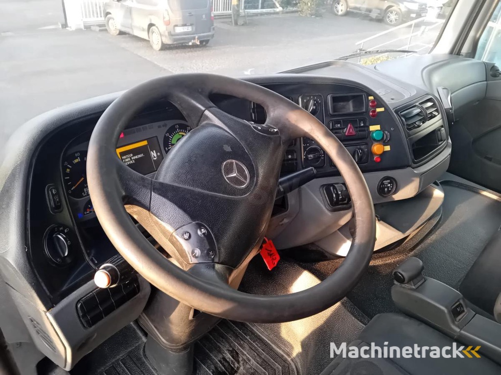 Mercedes Actros