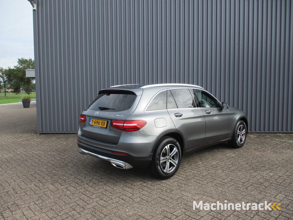 Mercedes-Benz GLC 300 245 PK 4MATIC Navi