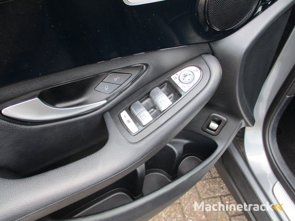 Mercedes-Benz GLC 300 245 PK 4MATIC Navi