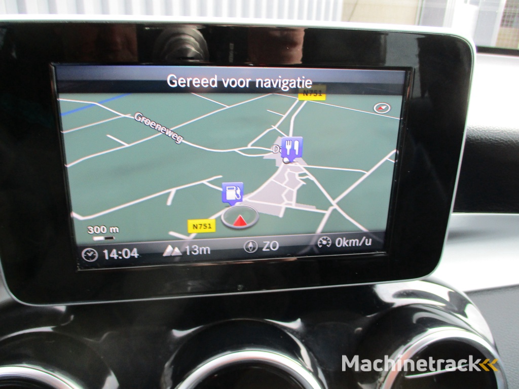 Mercedes-Benz GLC 300 245 PK 4MATIC Navi