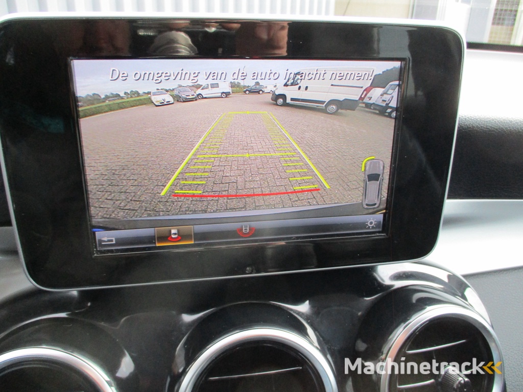 Mercedes-Benz GLC 300 245 PK 4MATIC Navi