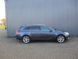 Minituur van Opel Insignia Sports Tourer 1.6 T 180 PK Cosmo Navi