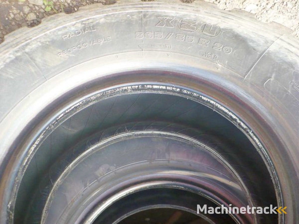 Michelin R20 365/85 XZL