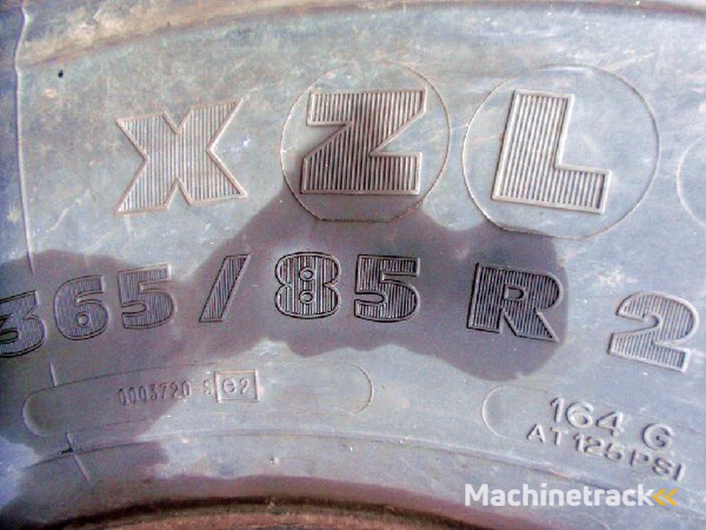 Michelin R20 365/85 XZL