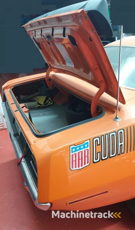 _JINÉ PLYMOUTH - BarraCUDA (AAR, Six-Pack