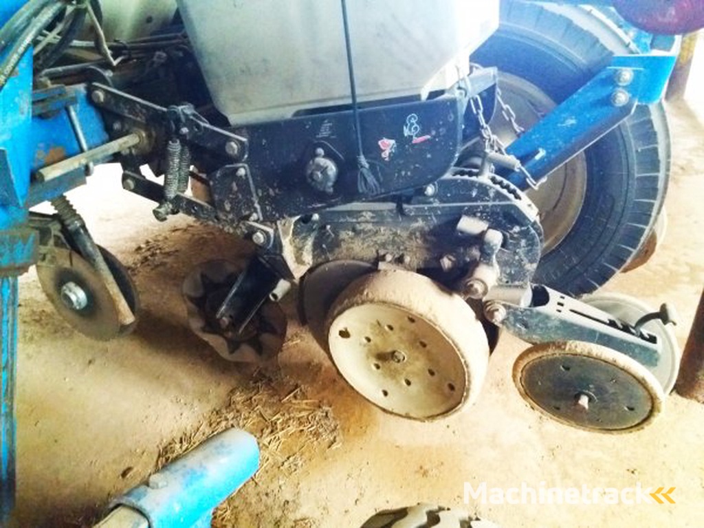 _JINÉ USA) Kinze - 3000