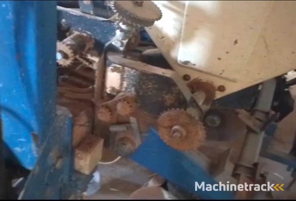 _JINÉ USA) Kinze - 3000