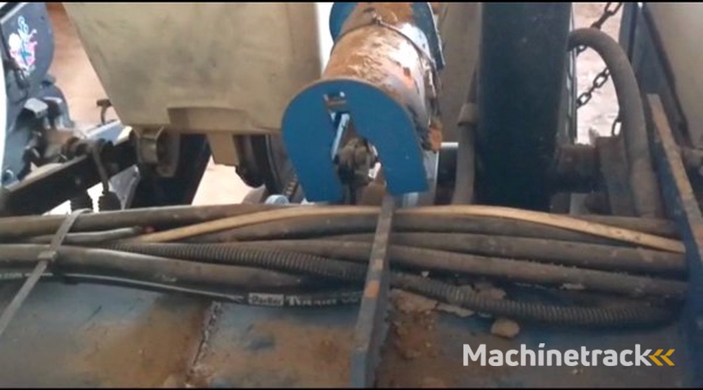 _JINÉ USA) Kinze - 3000