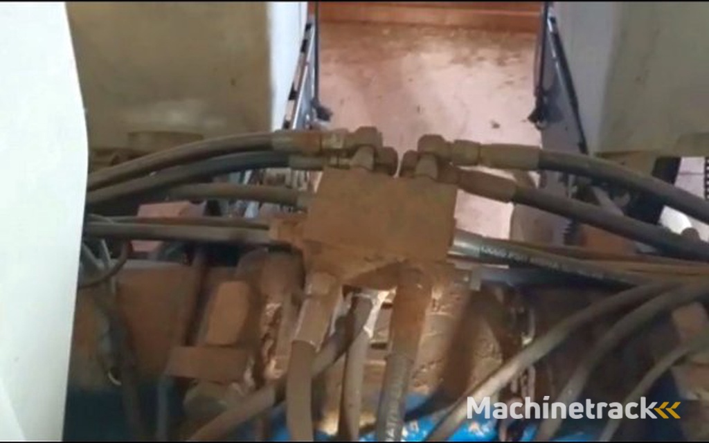 _JINÉ USA) Kinze - 3000