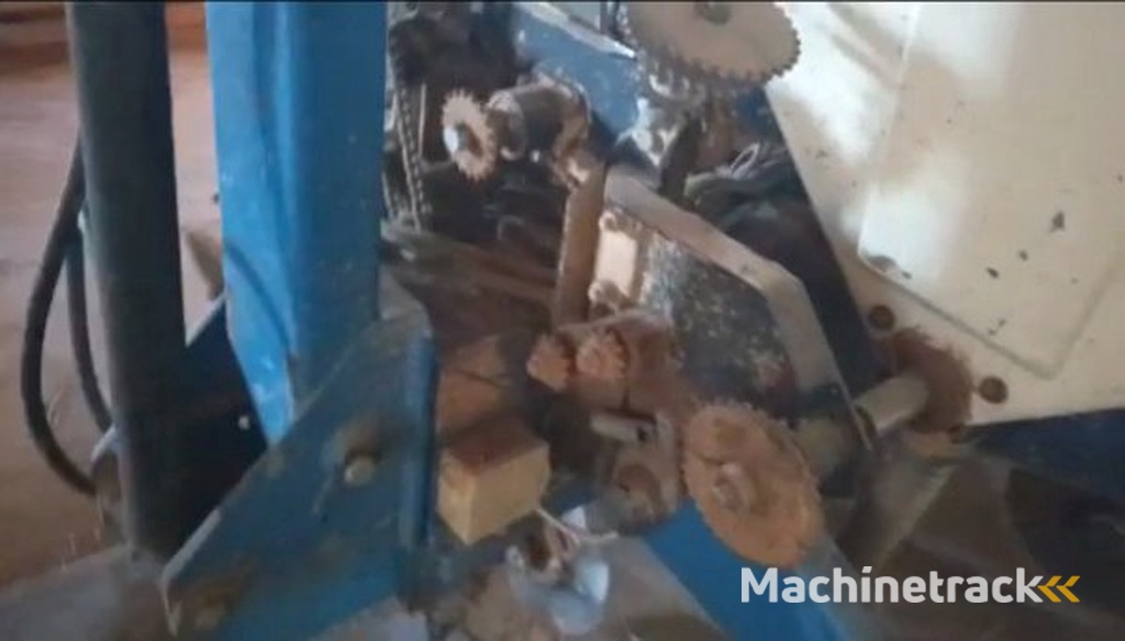 _JINÉ USA) Kinze - 3000