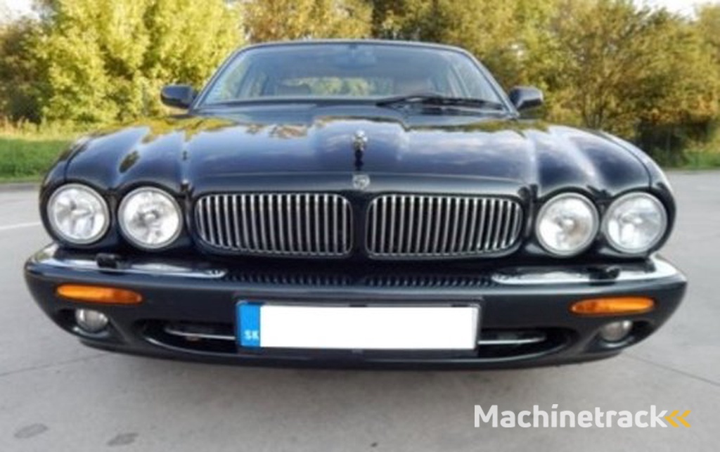 _JINÉ Jaguar - XJ8 4.0 Sovereign