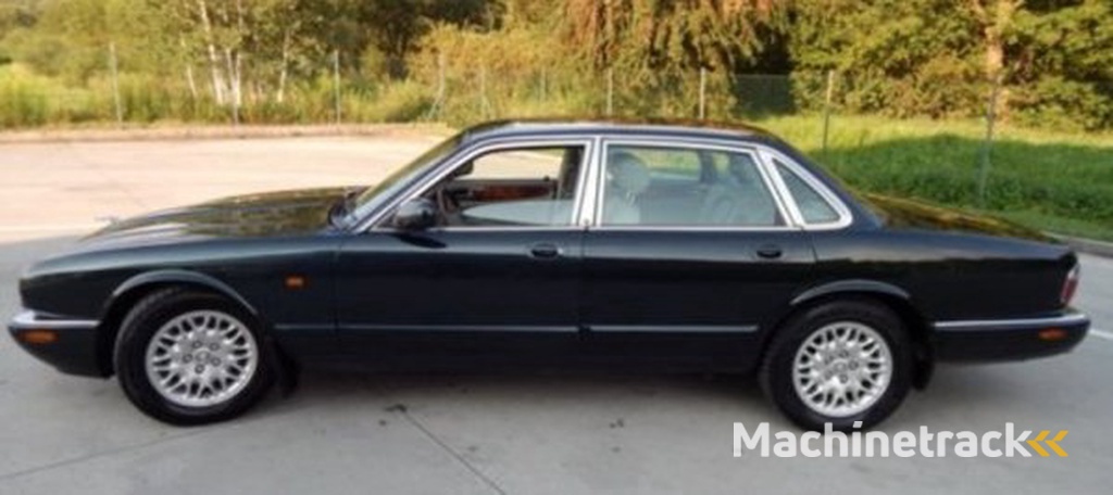 _JINÉ Jaguar - XJ8 4.0 Sovereign