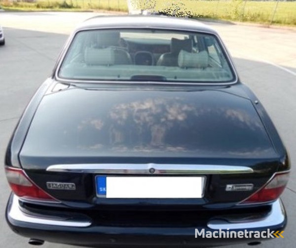 _JINÉ Jaguar - XJ8 4.0 Sovereign