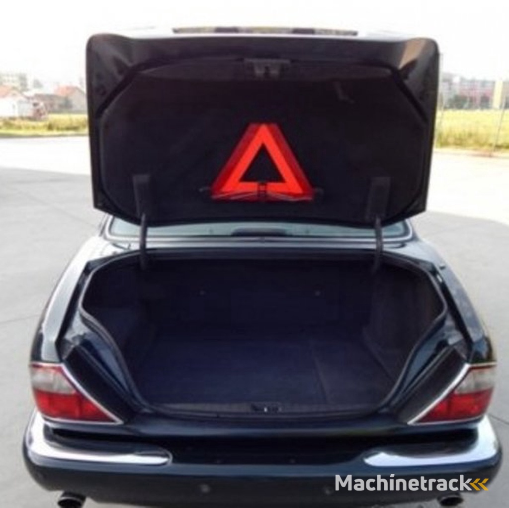 _JINÉ Jaguar - XJ8 4.0 Sovereign