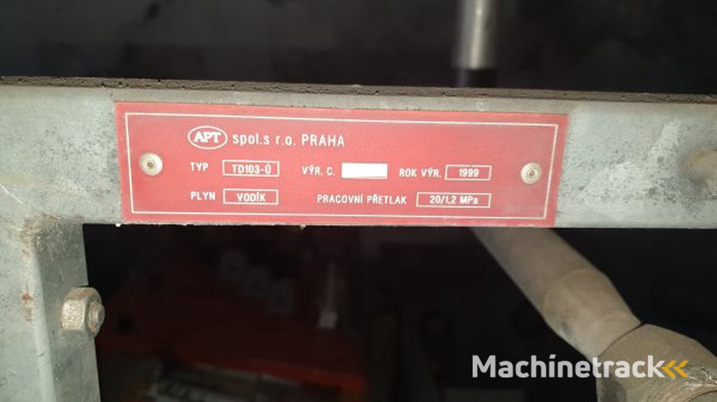 _JINÉ (CZ) APT - TD 103 Ú