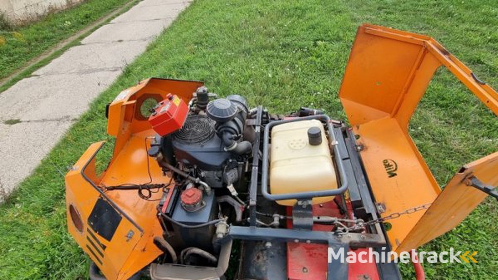 _JINÉ (D) KommTek/NIKO - RoboFlail ONE