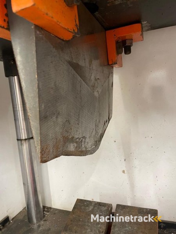 _JINÉ (IT/NL) Presse Bull/Bronneberg - Angar 3