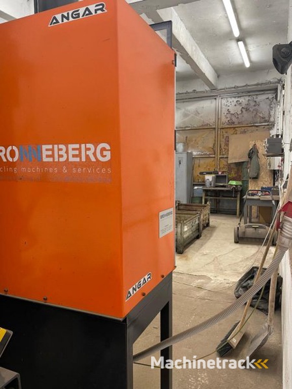 _JINÉ (IT/NL) Presse Bull/Bronneberg - Angar 3