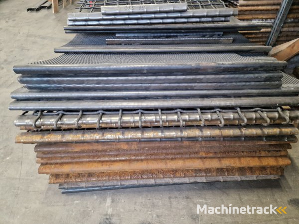 Sandvik Sandvik - Extec + Powerscreen / Chieftain