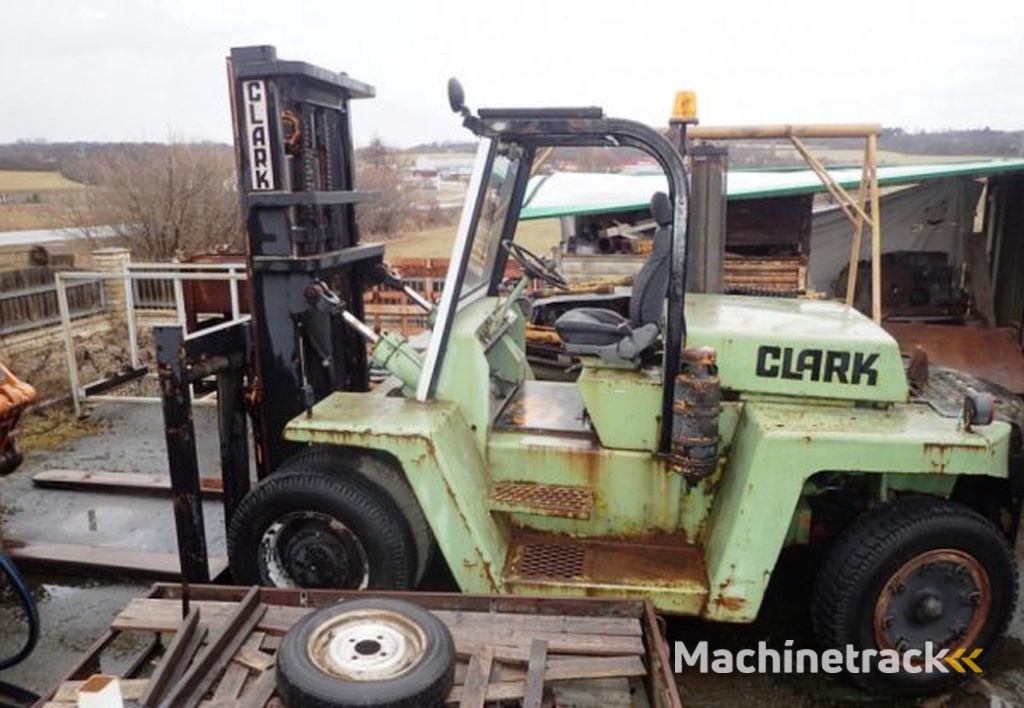 _JINÉ (US) Clark - C500 Y180 D (Perkins diesel)