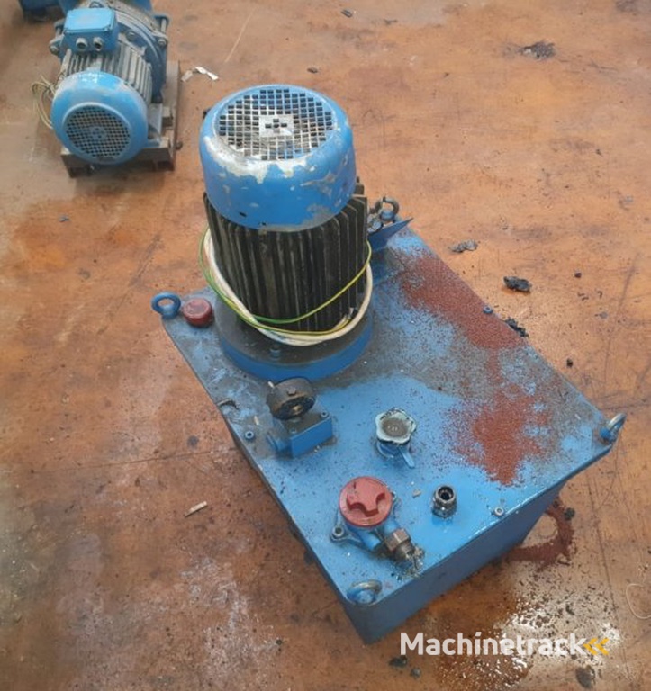 _JINÉ (CZ) Provite 2000