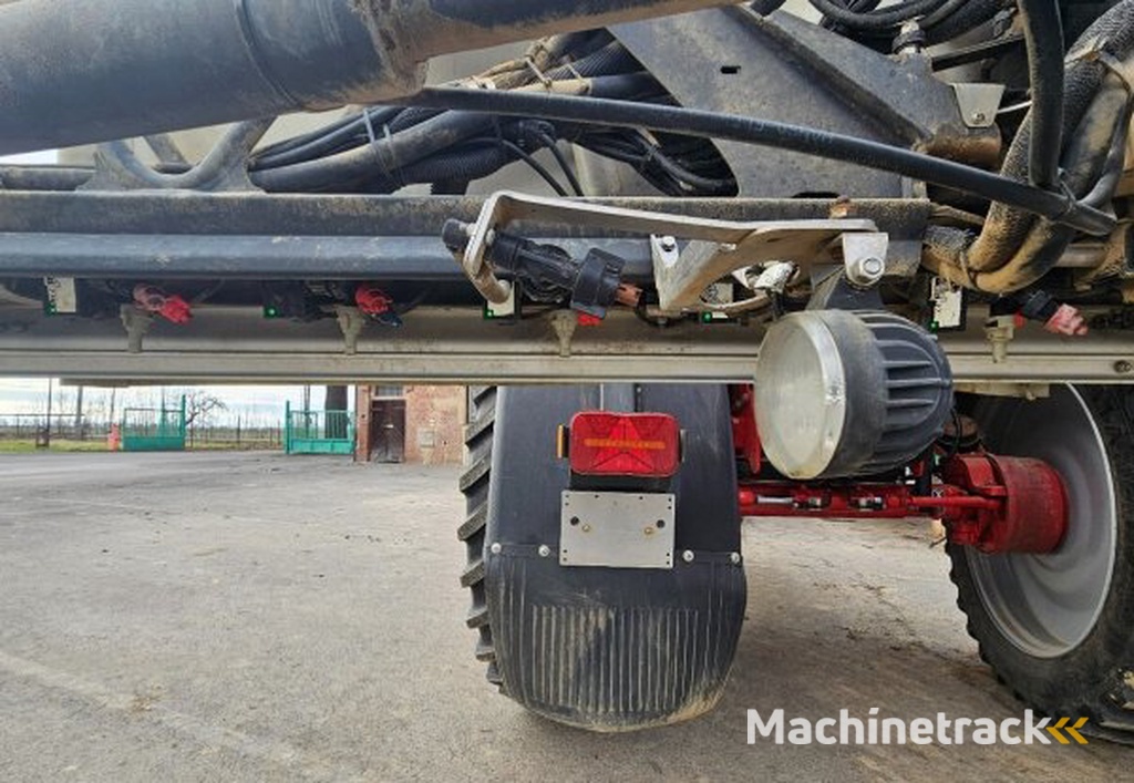 _JINÉ (D) HORSCH Leeb - LT 5