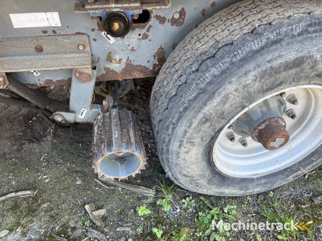 _JINÉ Menart - P160 DS