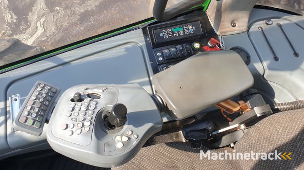 John Deere 1270 E (+CH7)