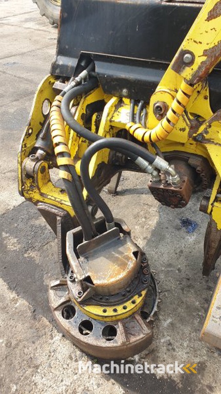 John Deere 1270 E (+CH7)