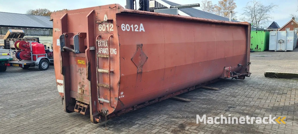 vloeistof container 30 M3 met rol zeil