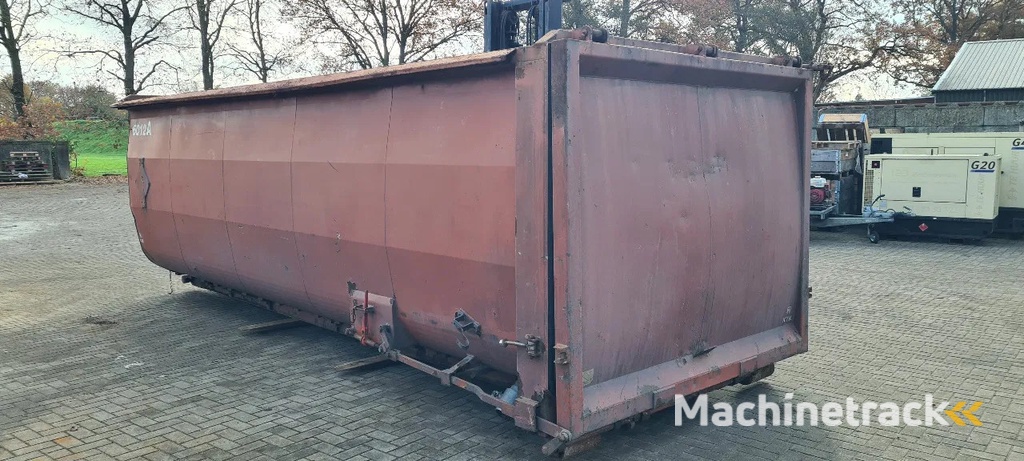 vloeistof container 30 M3 met rol zeil
