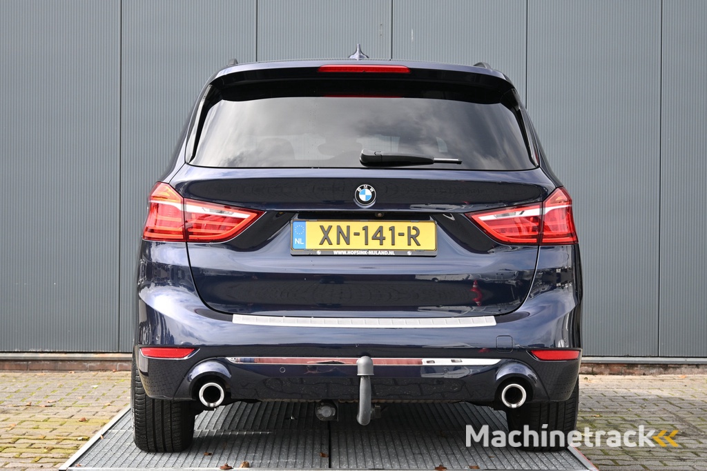 BMW 2-serie Gran Tourer 220i High Executive trekhaak panoramadak leer