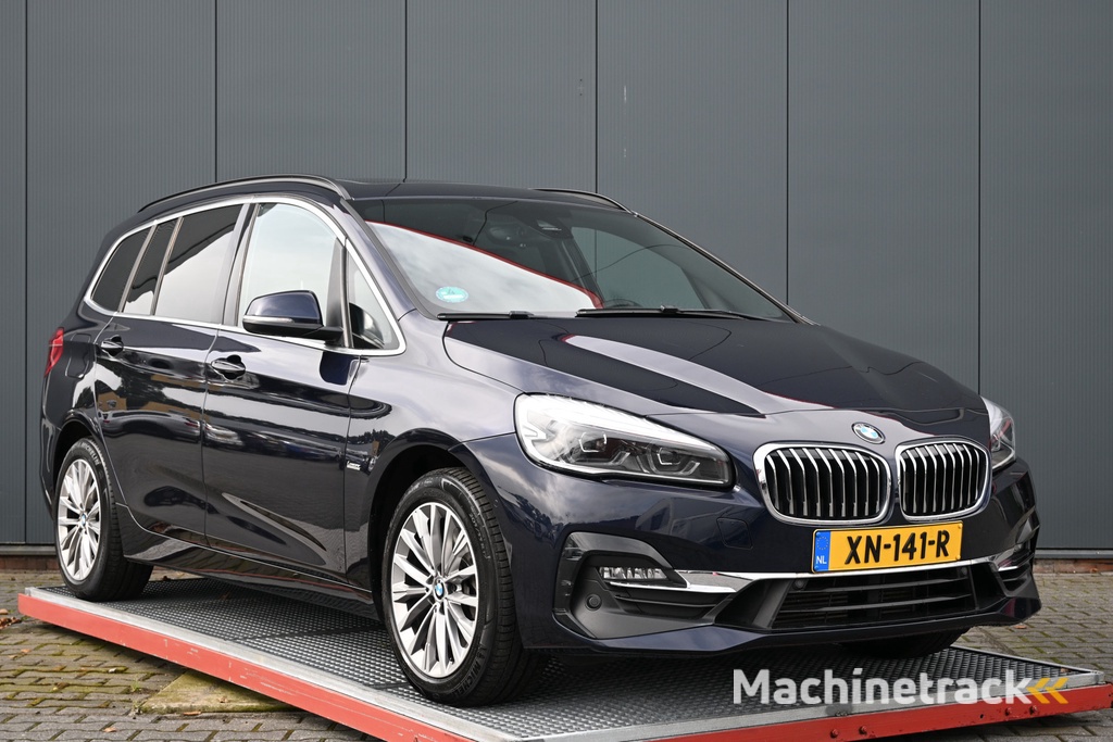 BMW 2-serie Gran Tourer 220i High Executive trekhaak panoramadak leer