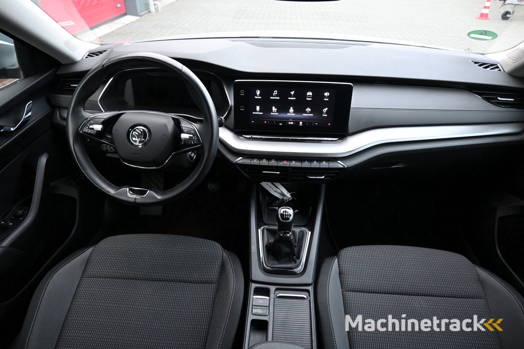 ŠKODA Octavia Combi 1.0 TSI Business Edition camera