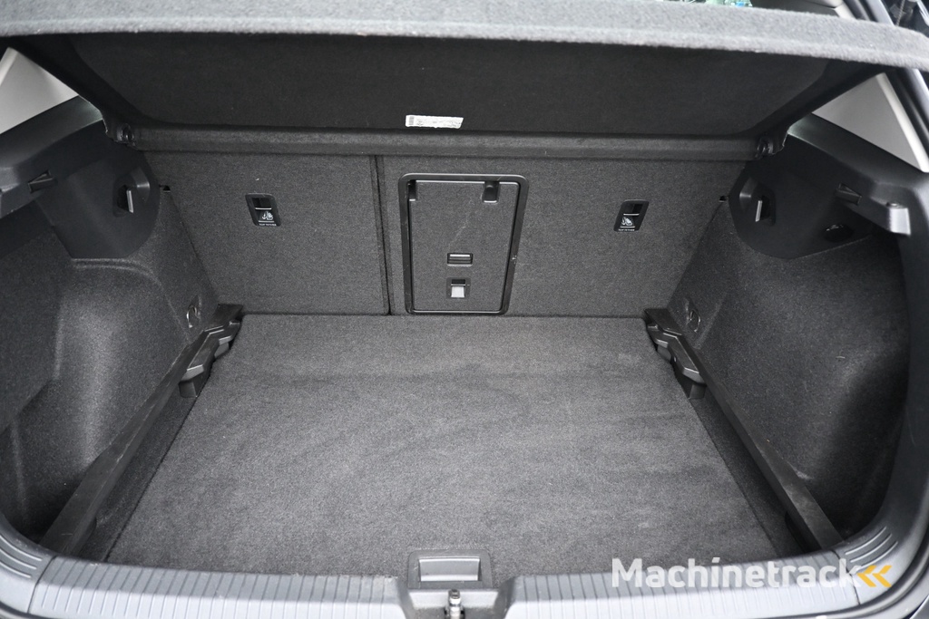 Volkswagen Golf 1.0 eTSI Life