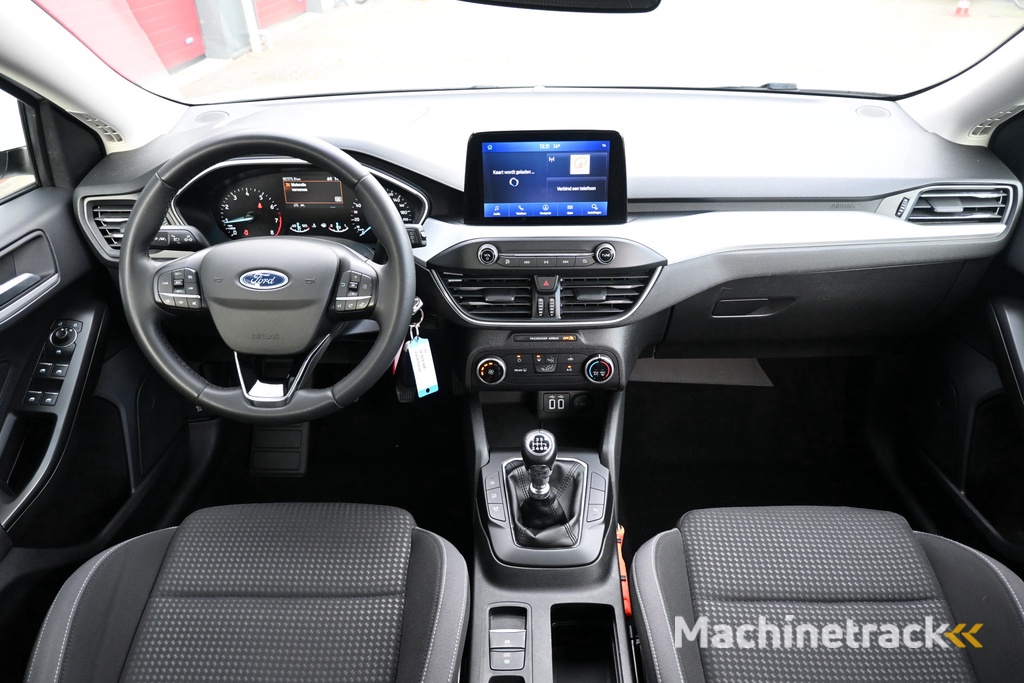 Ford Focus Wagon 1.0 EcoBoost Trend Edition Business camera