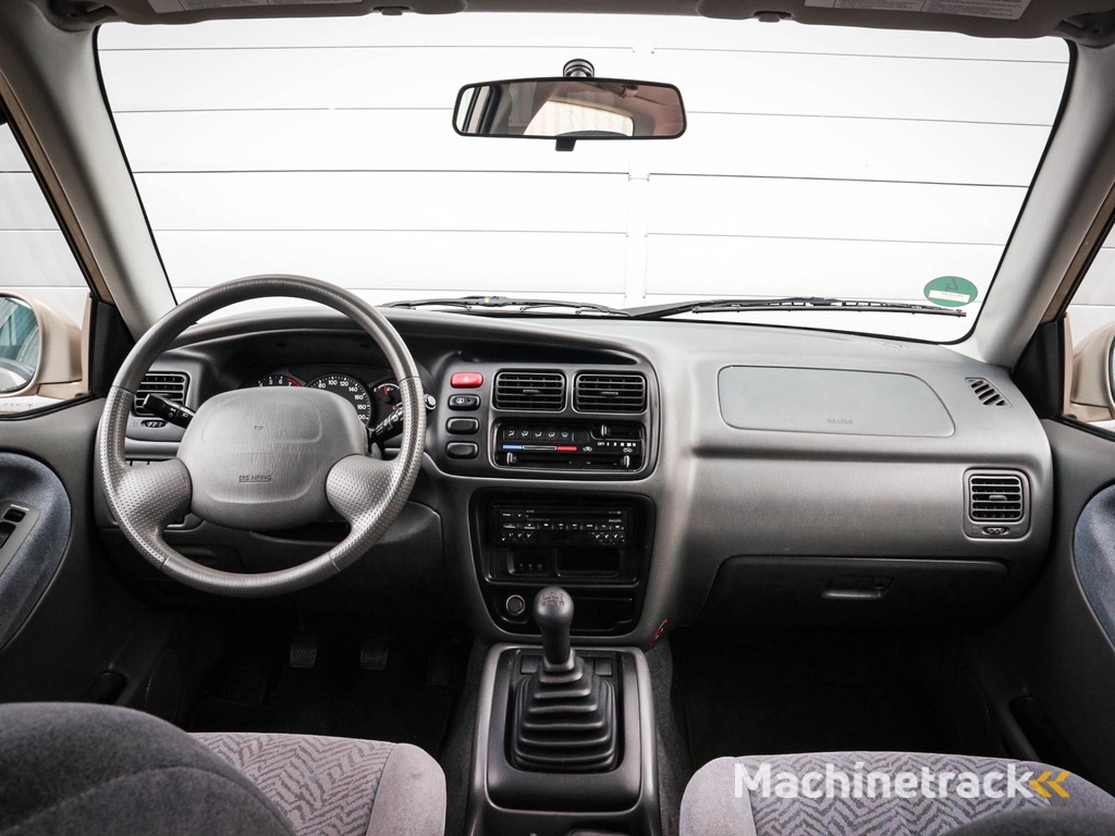 Suzuki Grand Vitara 1.6 Metal Top Wide Body | Audio | Elektrische ramen | Centrale vergrendeling |