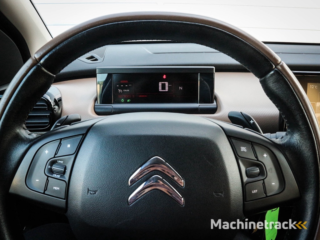 Citroën C4 Cactus 1.2 e-VTi Shine | Clima | Cruise | Navi | 17 inch | Pdc | Allseason |