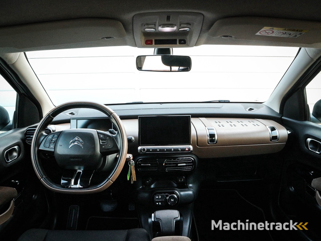 Citroën C4 Cactus 1.2 e-VTi Shine | Clima | Cruise | Navi | 17 inch | Pdc | Allseason |
