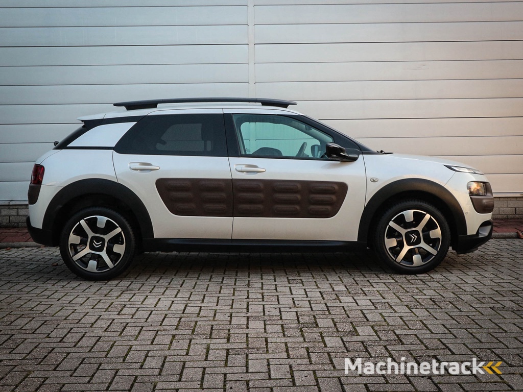 Citroën C4 Cactus 1.2 e-VTi Shine | Clima | Cruise | Navi | 17 inch | Pdc | Allseason |