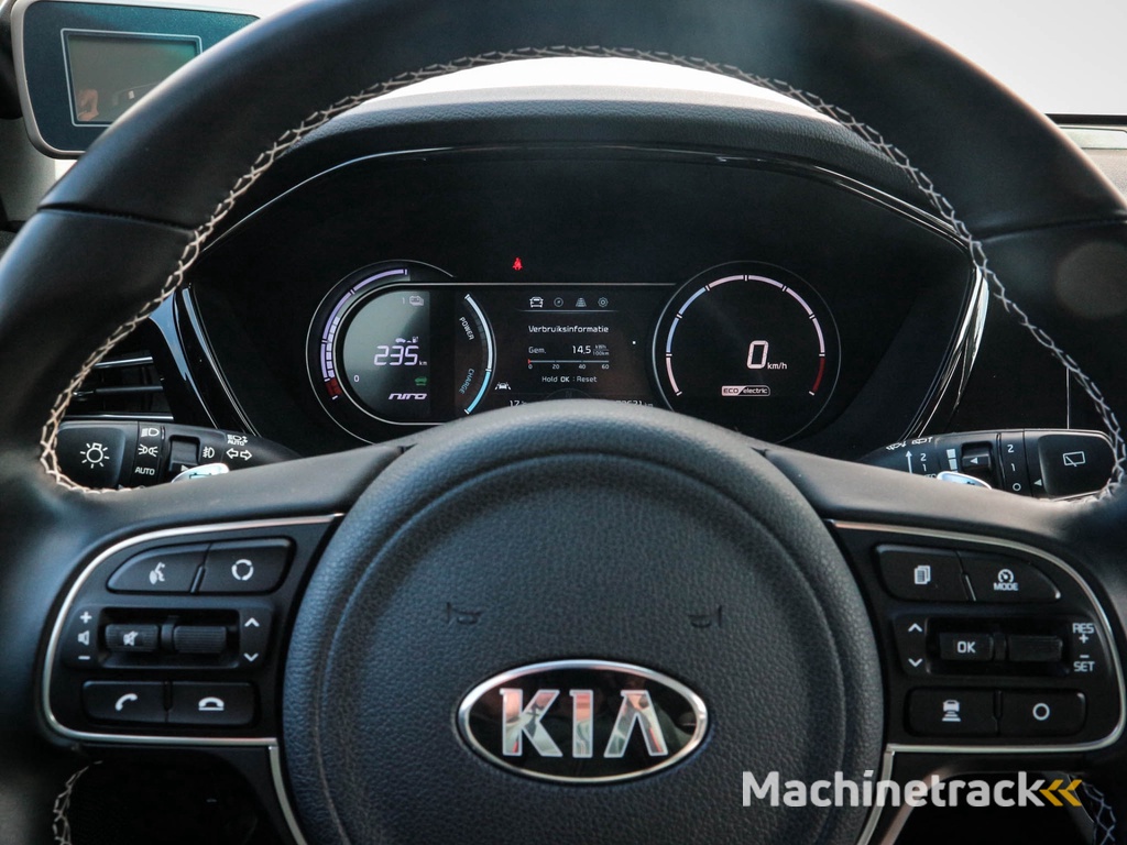 Kia e-Niro DynamicLine 64 kWh | Clima | Cruise | Navi | Led | Camera | Pdc | 3 fase lader