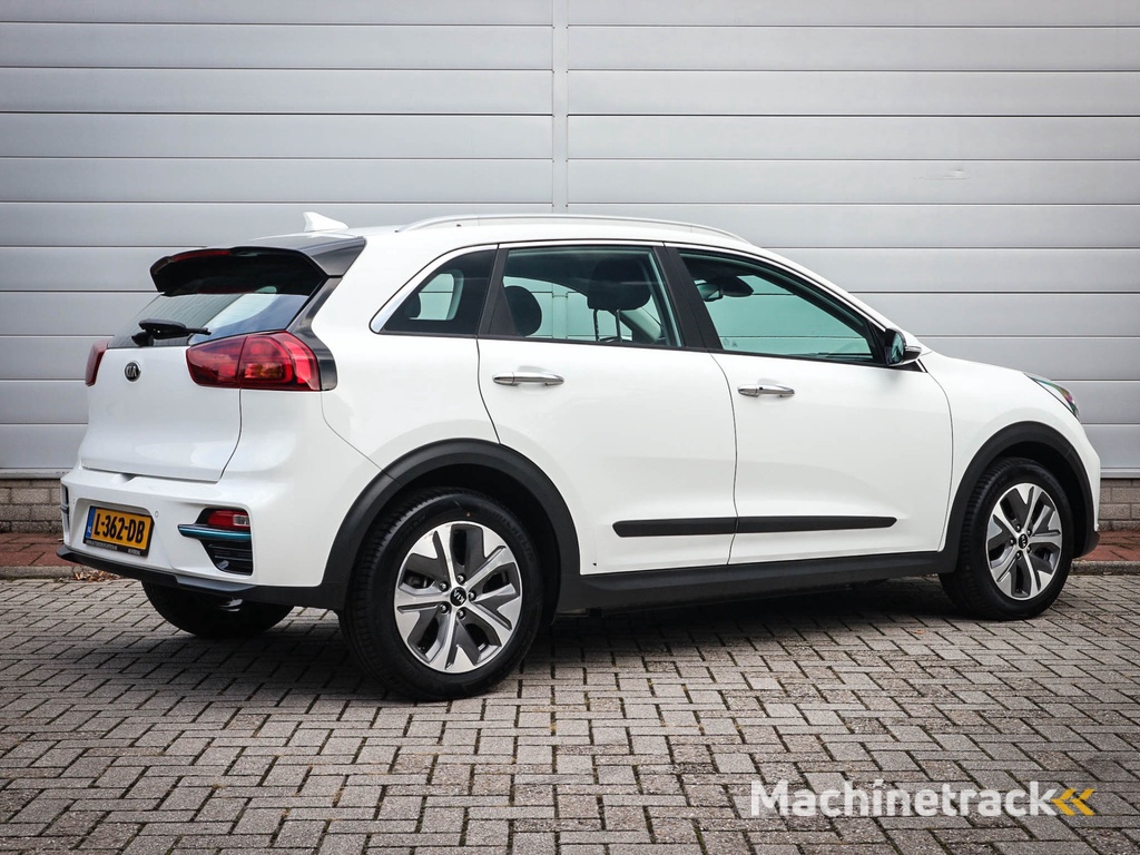 Kia e-Niro DynamicLine 64 kWh | Clima | Cruise | Navi | Led | Camera | Pdc | 3 fase lader