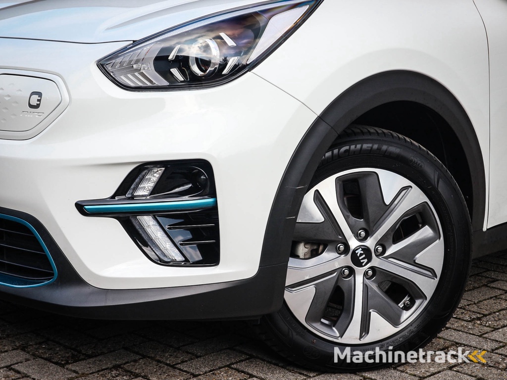 Kia e-Niro DynamicLine 64 kWh | Clima | Cruise | Navi | Led | Camera | Pdc | 3 fase lader